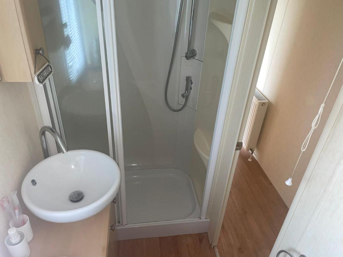 Remarkable 2-Bed Villa Caravan In Driffield Skipsea Exterior photo